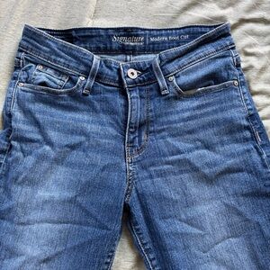 Signature by Levi Strauss Women's Modern Boot Cut Denim